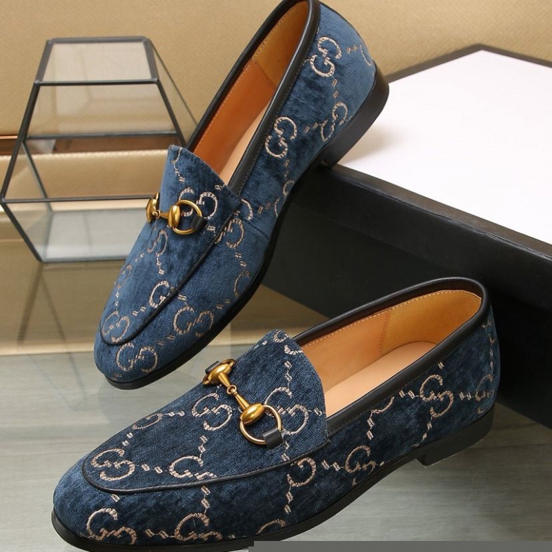 G*u*i leather shoes